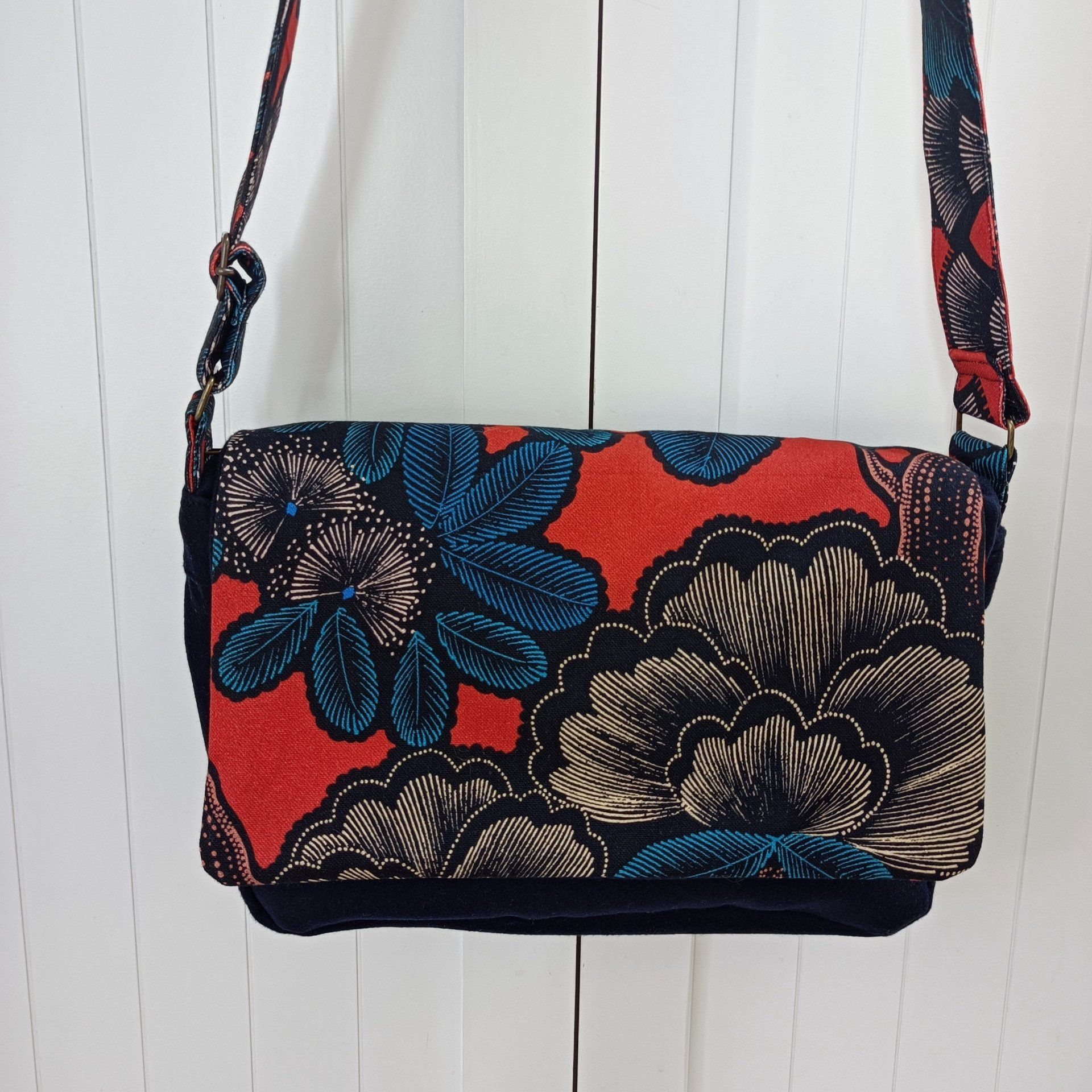 Besace drap de laine bleu - Rabat Kew gardens rouge