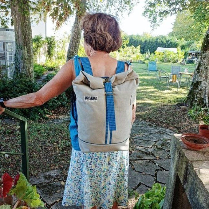 Sac à dos rolltop beige-bleu