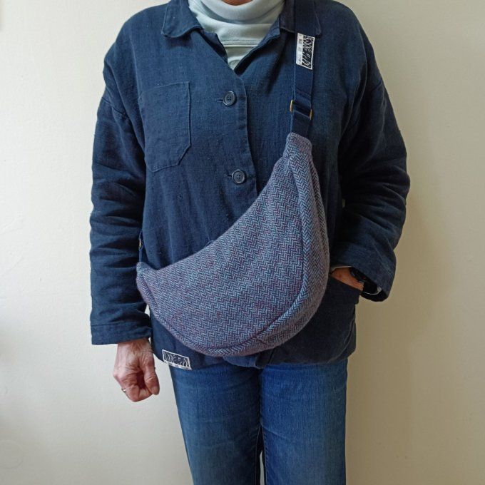 Sac demi-lune - Lainage bleu chevrons 