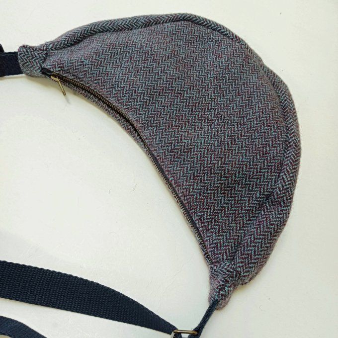 Sac demi-lune - Lainage bleu chevrons 